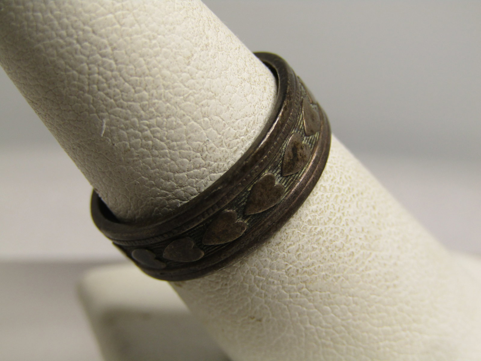 Vintage Heart Band Ring, Sz. 7, 1960's-1970's, Signed Vargas - 3