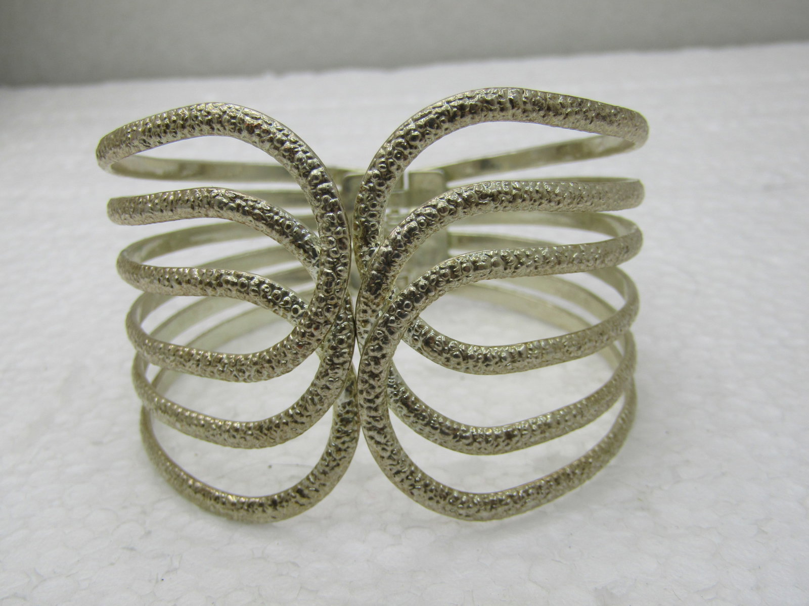 Vintage Wide Silver Tone Hinged Clamper Bracelet, 7.25", Textured, Open Design - 4