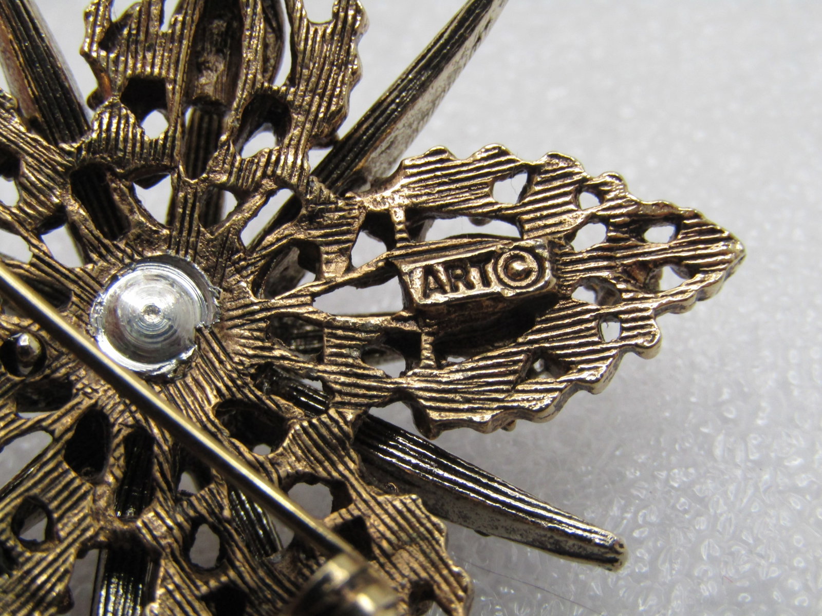 Vintage Faux Pearl, Rhinestone Star Brooch, Signed Art, 1960's - 5