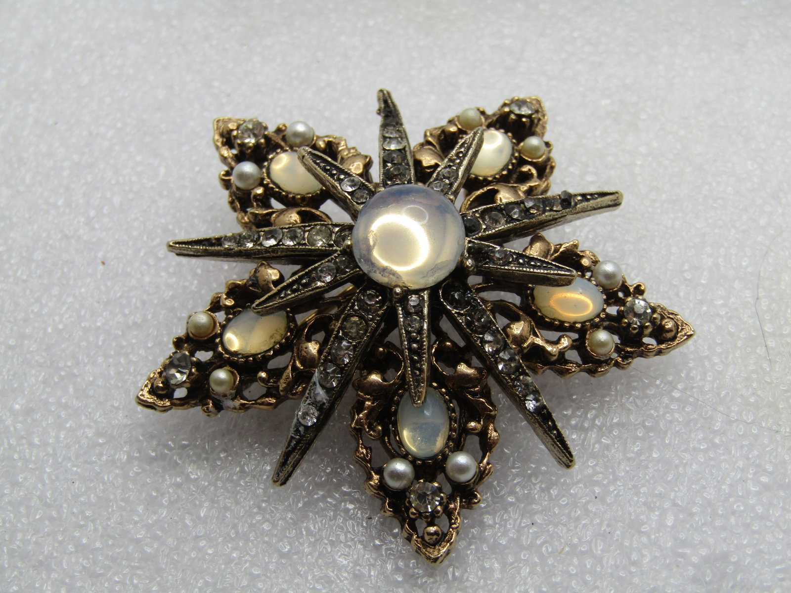 Vintage Faux Pearl, Rhinestone Star Brooch, Signed Art, 1960's - 6