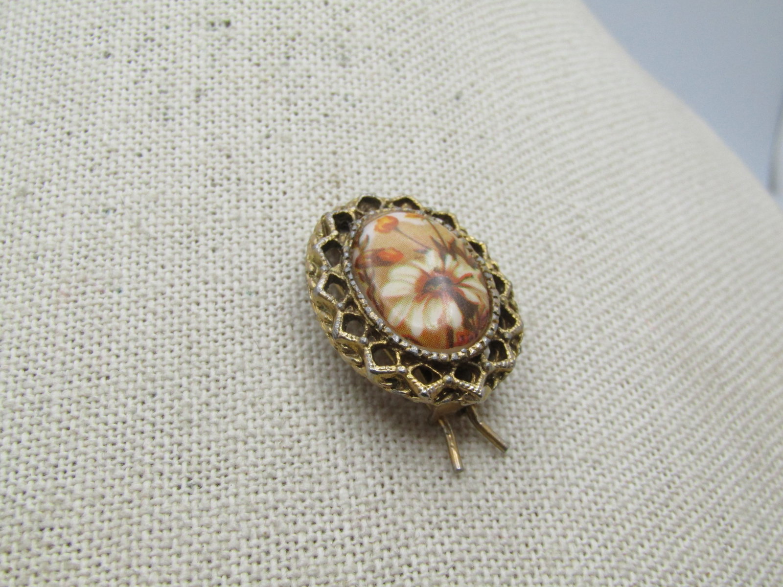 Vintage 1960's Floral Cameo Barrettes, Gold Tone - 2