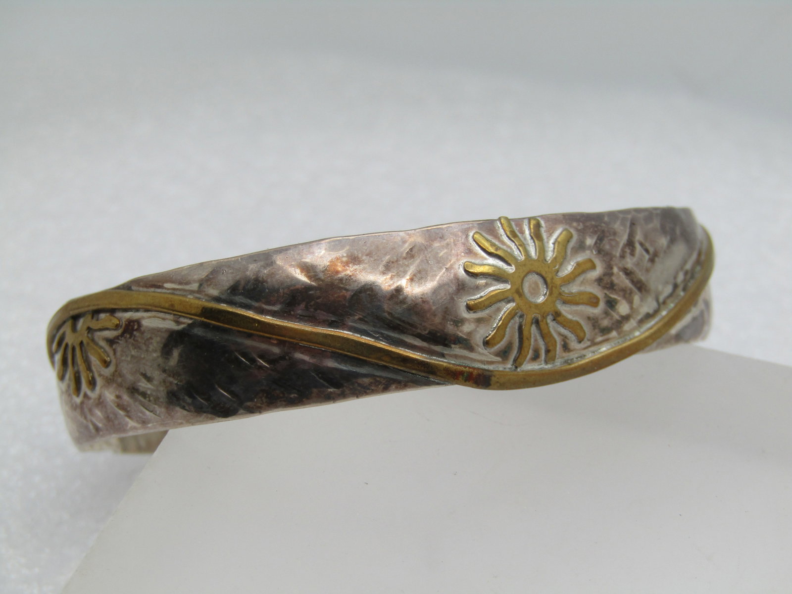Vintage Sterling and Brass Cuff Braclelet, Sun Scrolled, 6.5" Signed Phyllis Lang - 4