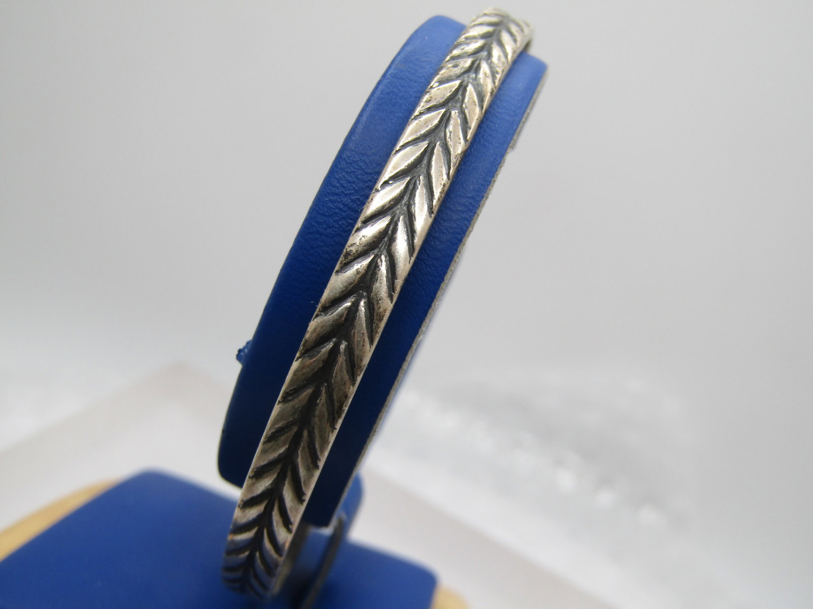Vintage Beau Sterling Bangle Bracelet. 7.75", 1950's-1960's: Title: Vintage Beau Sterling Bangle Bracelet. 7.75", 1950's-1960's Description: Vintage Beau Sterling Bangle Bracelet. 7.75", 1950's-1960's 5mm wide wheat pattern. The opening is appx 2.5" wide. It is