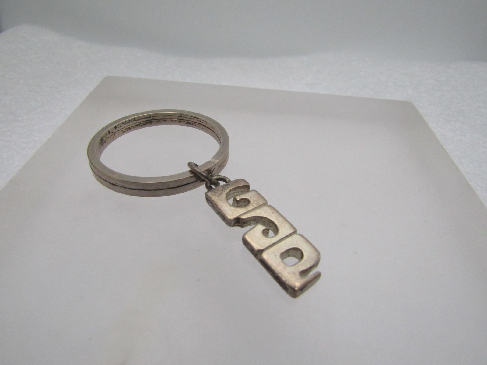 Vintage Sterling Monogrammed GJP Key RIng, Signed eonore Doskow Handmade: Title: Vintage Sterling Monogrammed GJP Key RIng, Signed eonore Doskow Handmade Description: Vintage Sterling Monogrammed GJP Key RIng, Signed eonore Doskow Handmade. It is also marked sterling and