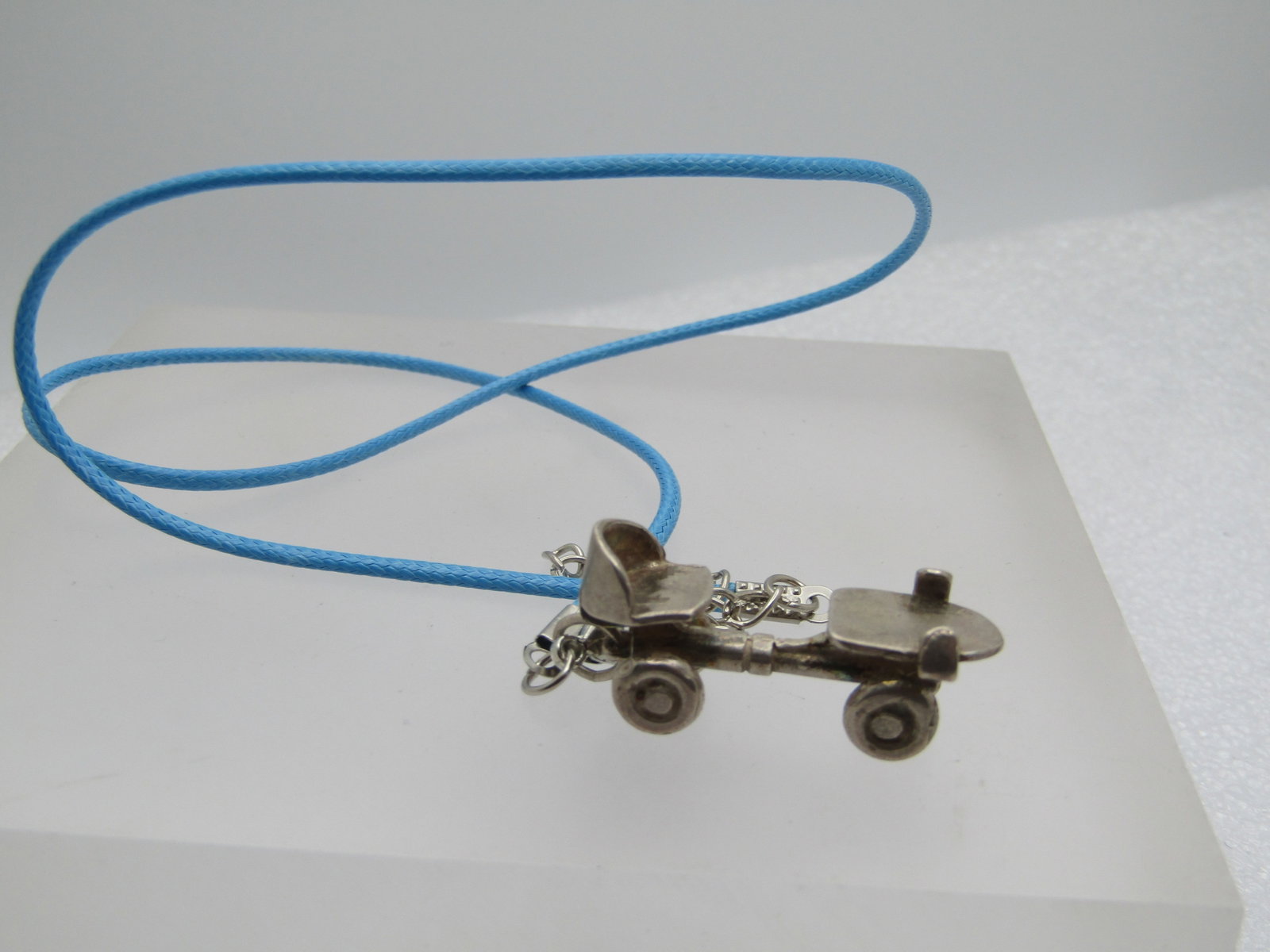 Vintage Sterling Silver Roller Skate Necklace, Old Style Skate, Signed - 5