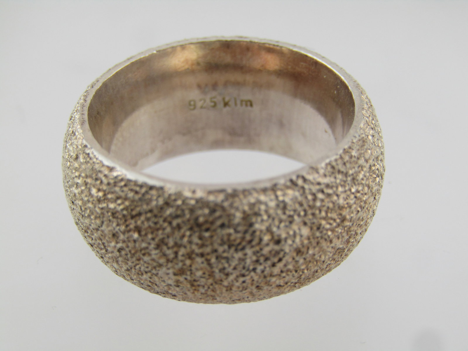 Sterling Textured Wide Band Ring, Sz. 7, 10mm, Signed KIM, 1990's, Modernist Design - 5