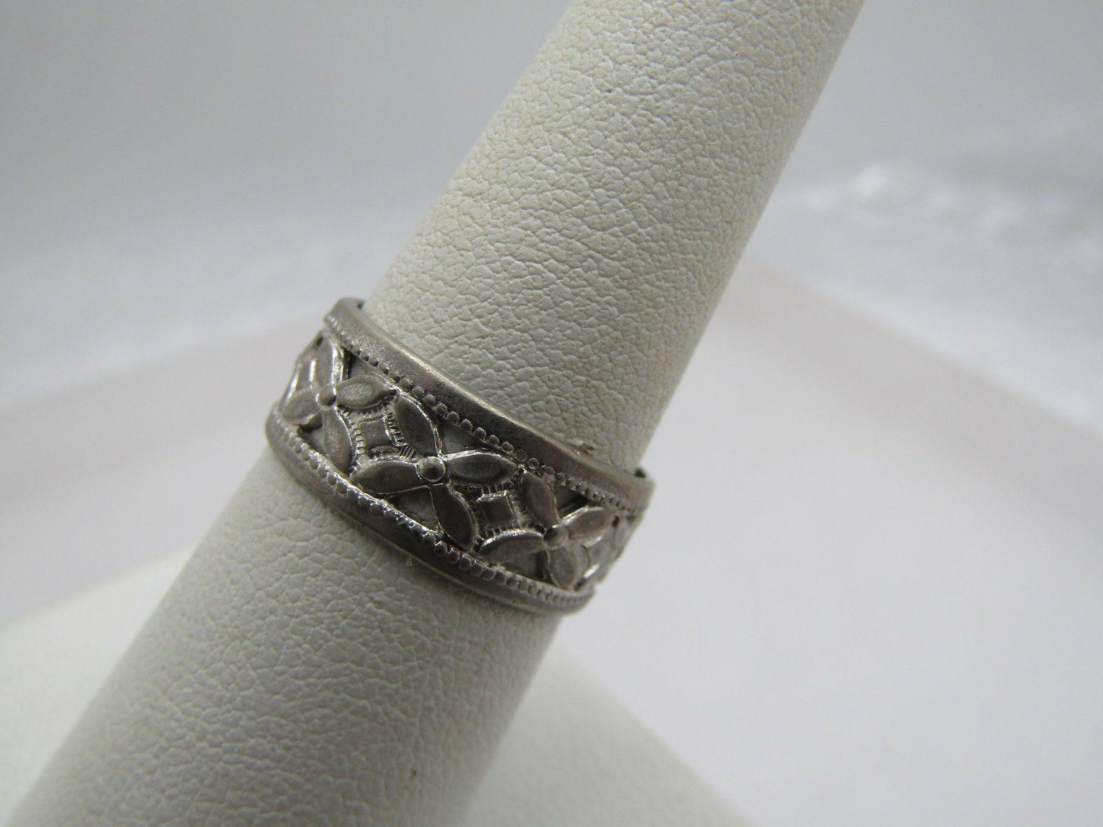 Vintage Sterling Floral Band Ring, Sz. 7.5, 8mm wide - 3