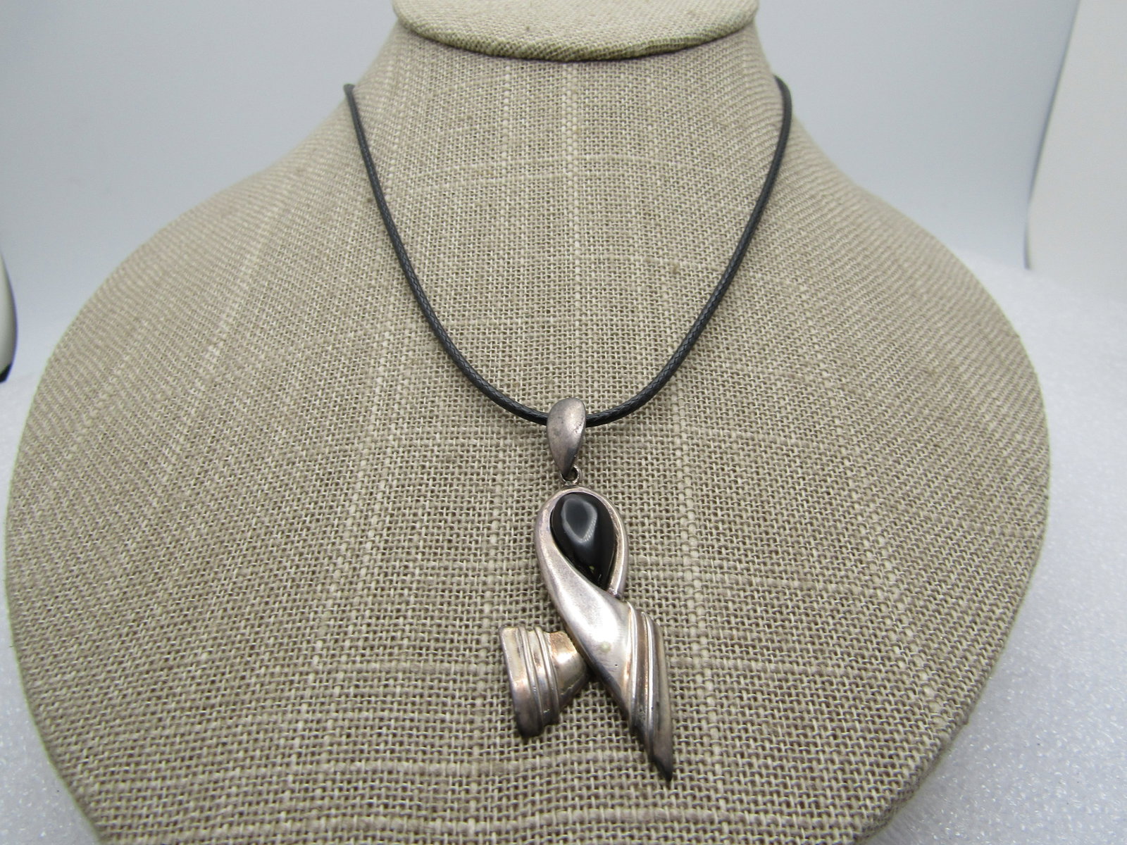 Vintage Sterling Onyx Ribbon Necklace, Signed Boma, 1980's-1990's. (1 of 7)