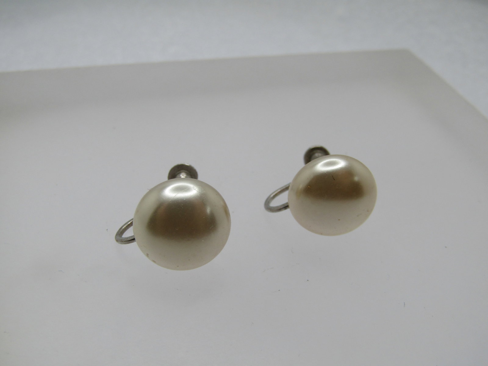 Vintage Sterling Faux Pearl Earrings, Screwback, 5/8", 1950's (1 of 5)