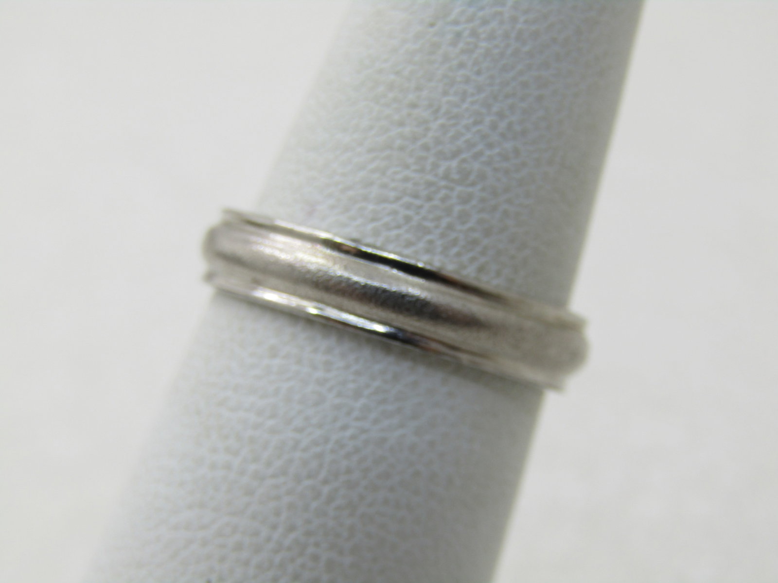 Vintage Sterling Silver Wedding Band, 3.5mm Sz. 6, Textured Domed Center - 2