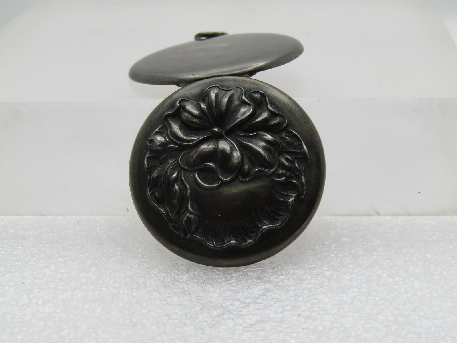 Vintage Sterling Art Nouveau Floral Locket Pendant, Early 1900's (1 of 7)