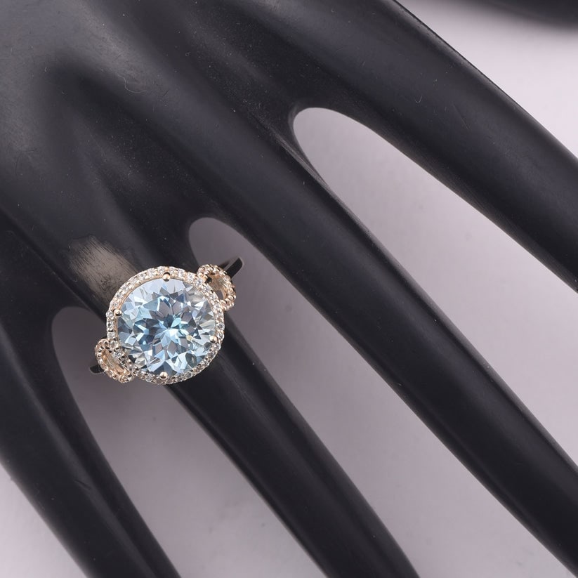 4.80 Ct Round Blue Topaz 9K Gold Ring - 2