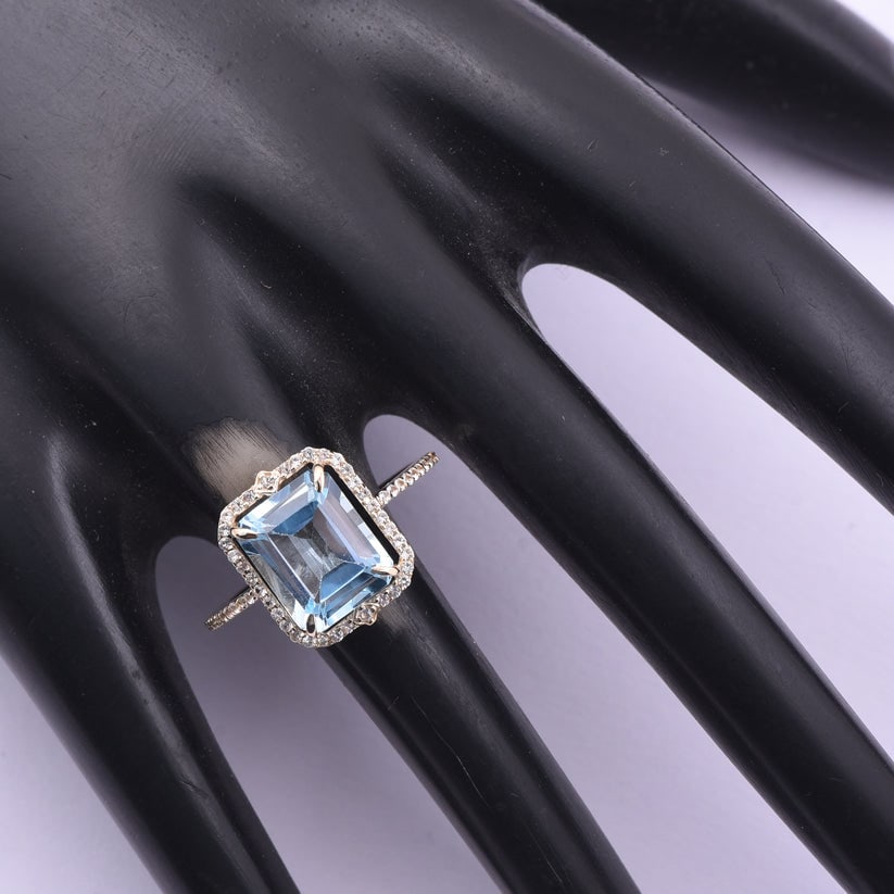 4.17 Ct Octagon Blue Topaz 9K Gold Ring - 2
