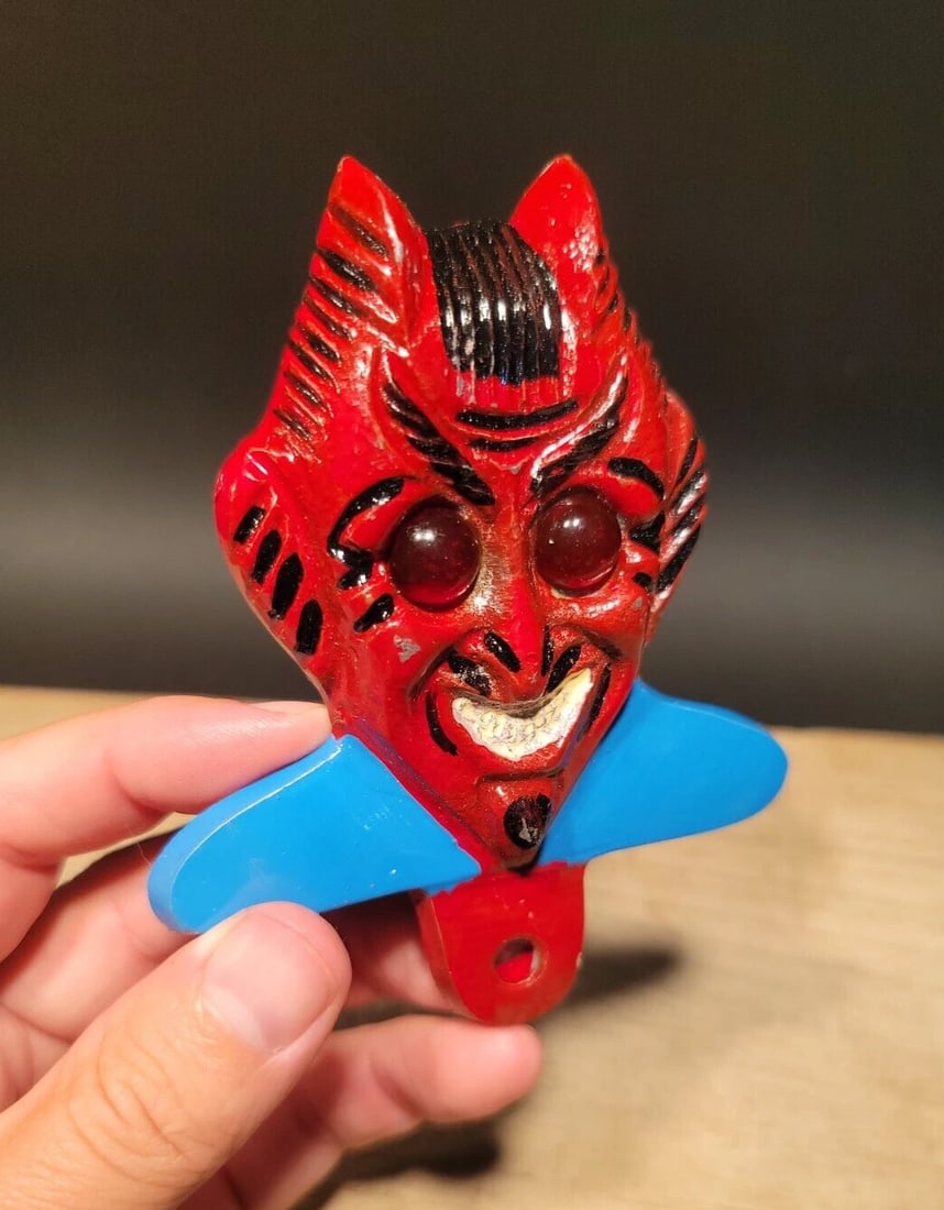 Devil License Plate Fob Topper: 4 1/2" tall x 3 3/4" wide Wonderful reproduction devil license plate topper. Good detail aluminum, slightly aged to look like an antique. Certainly hard to tell its age. Reserve: $25.00 Shipping: