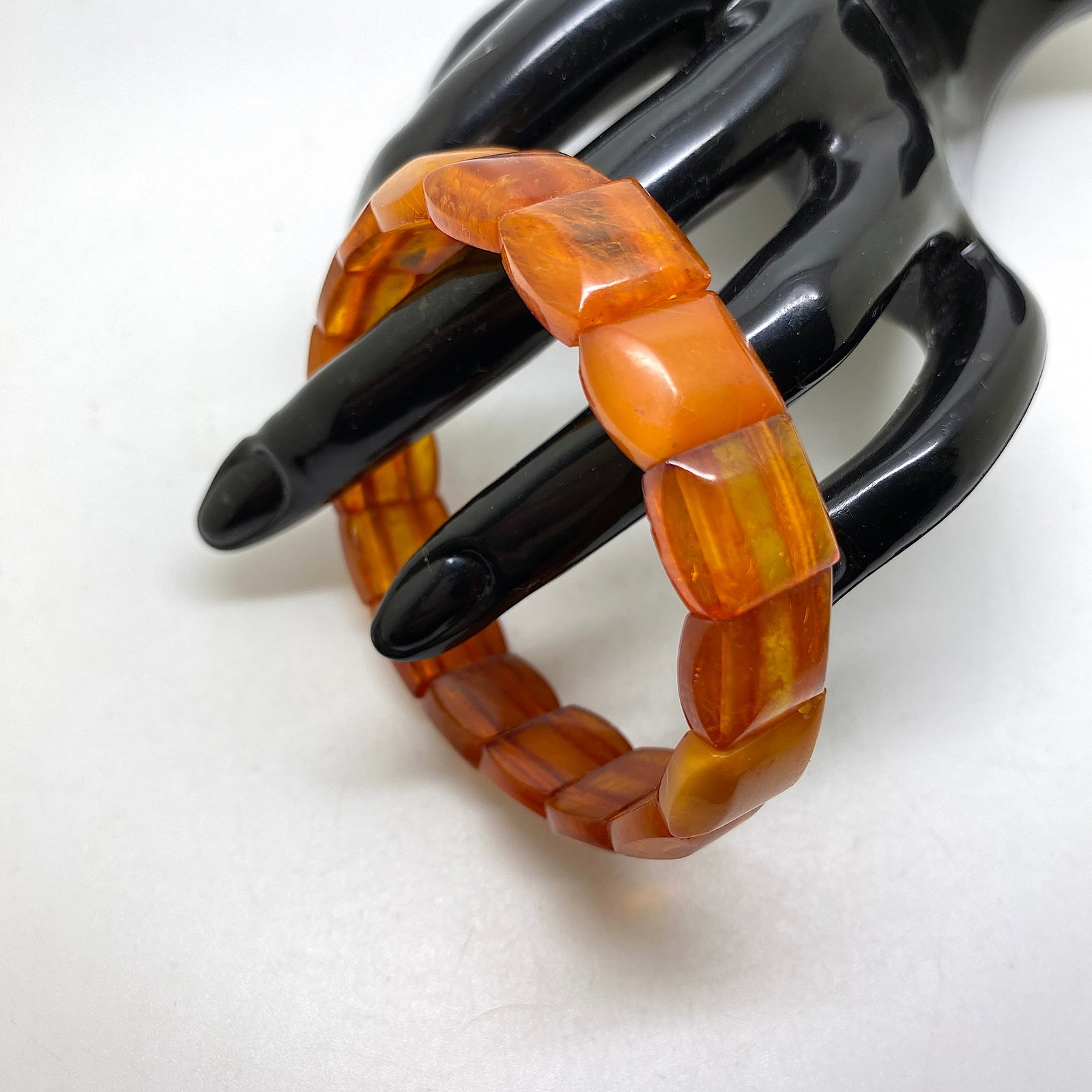 Incredible Unique Vintage Amber Bracelet made from Barrel shaped Amber beads: Title:Incredible Unique Vintage Amber Bracelet made from Barrel shaped Amber beads Metal:None Gemstone:Amber Weight:13.4 g Size:Bead size: 16.0 x 12.0 mm Bead size: 0.63 x 0.472 inches Made of:(Recons