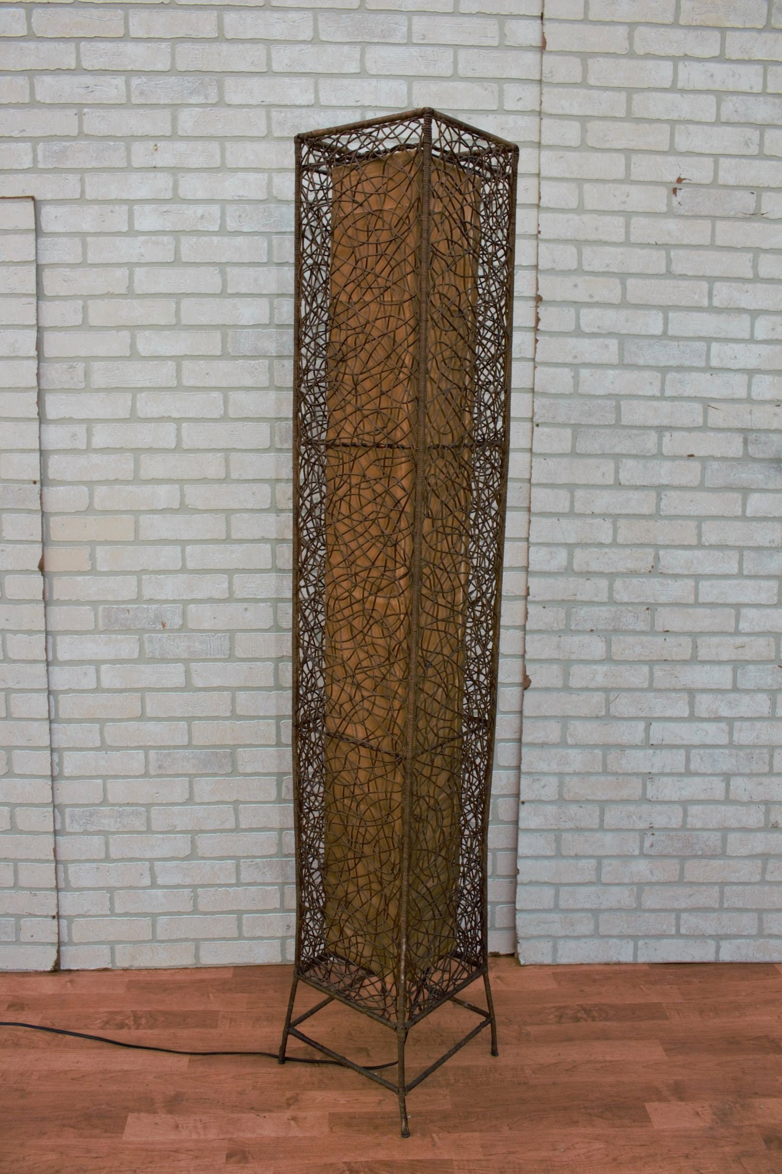 Mid Century Modern Italian Rattan Floor Lamp - 4