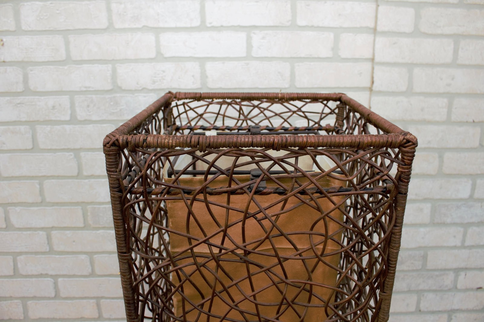 Mid Century Modern Italian Rattan Floor Lamp - 7