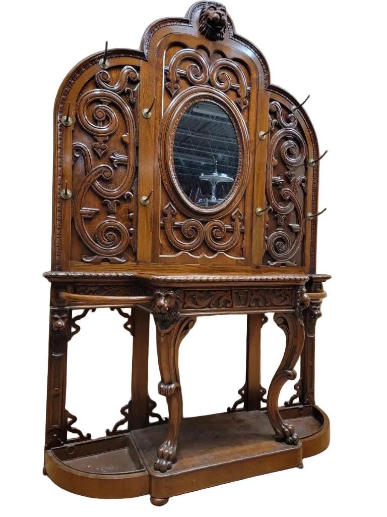 Antique Quarter-Sawn Oak Carved Figural Lion's Head Mirrored Hall Tree - 3