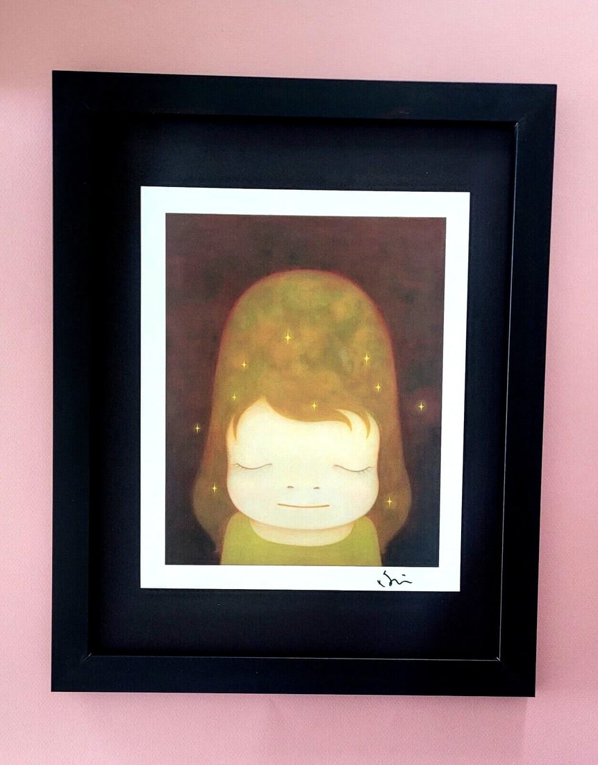 YOSHITOMO NARA | BEAUTIFUL PRINT FROM JAPAN | SIGNED FRAMED IN BLACK: YOSHITOMO NARA FRAMED PRINT FROM TOKYO FACSIMILE SIGNED IN INK MOUNTED IN A BLACKBOARD 14 X 11 in FRAME COVERS AN AREA OF 16 X 13 in MOUNTED AND FRAMED EXCELLENT CONDITIONS WILL BE CAREFULLY SHIPPED R