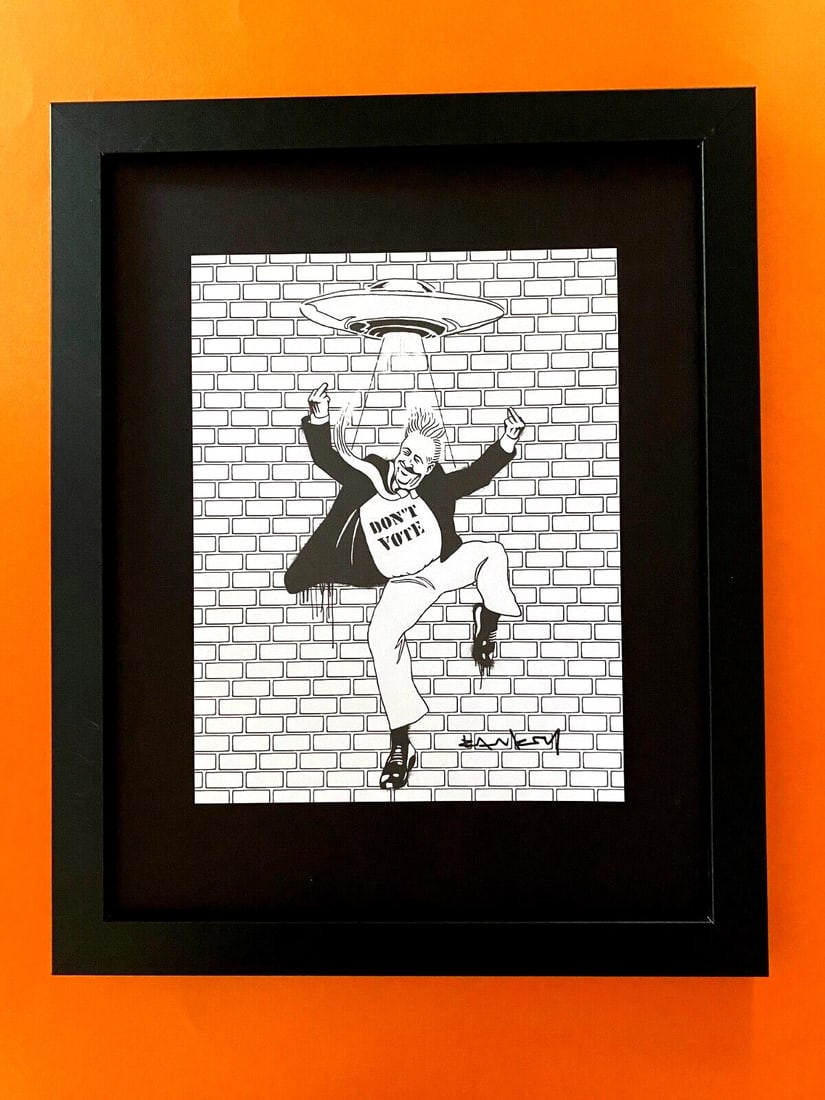 BANKSY + SIGNED GRAFFITI PRINT " DONALD TRUMP " + NEW FRAME + BUY IT NOW!: Beautiful and Scarce Print BANKSY Facsimile Signature in Ink Art Print is about 8 X 8 in. This piece is mounted on a 11 x 14 in. black acid free premium black board. Framed covers an area of 15x12in.