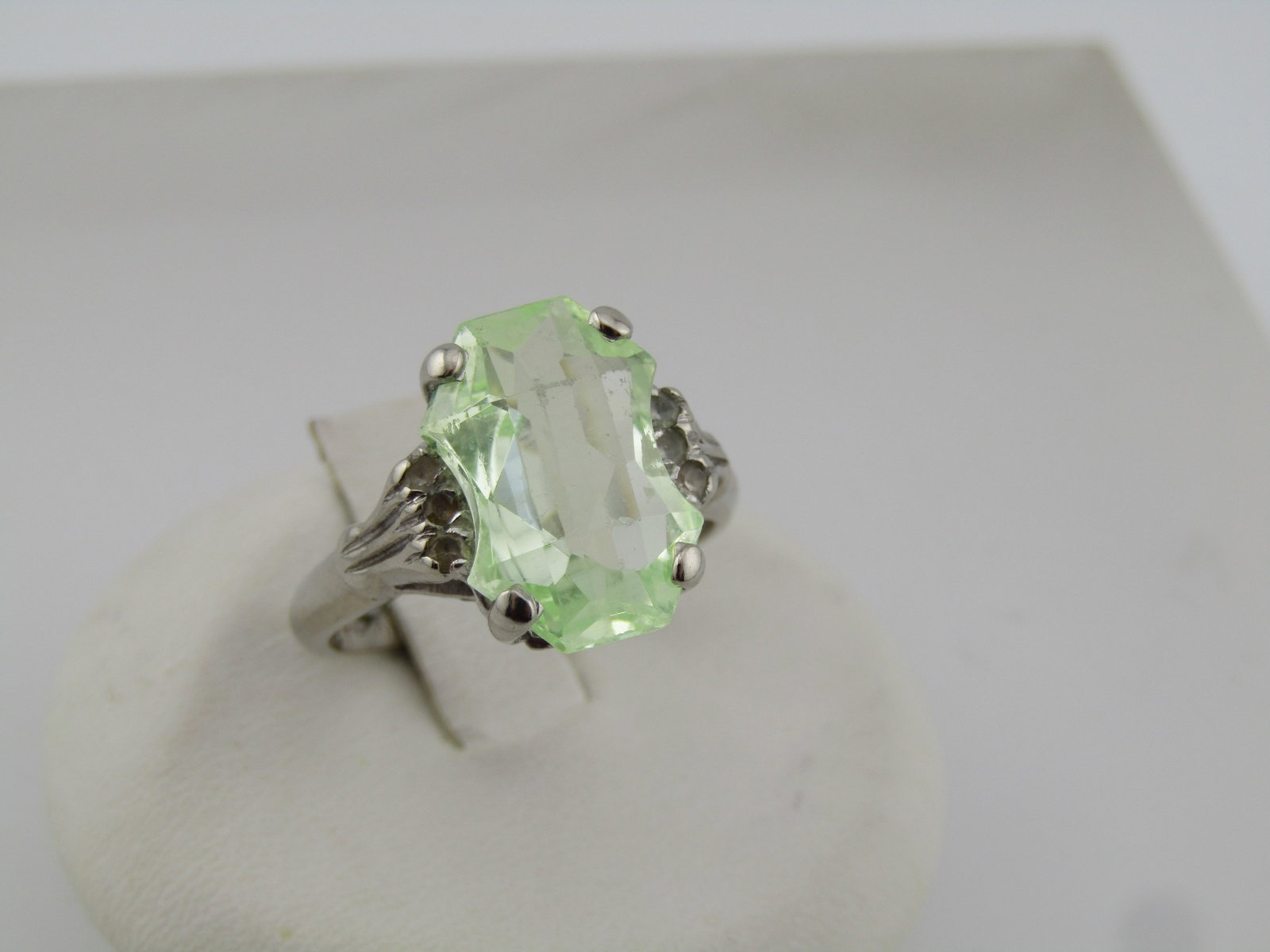 Vintage 10kt Ceylon Green Spinel/Uranium Glass Ring, Sz. 7, Uranium Stone, 1940's-1960's - 2