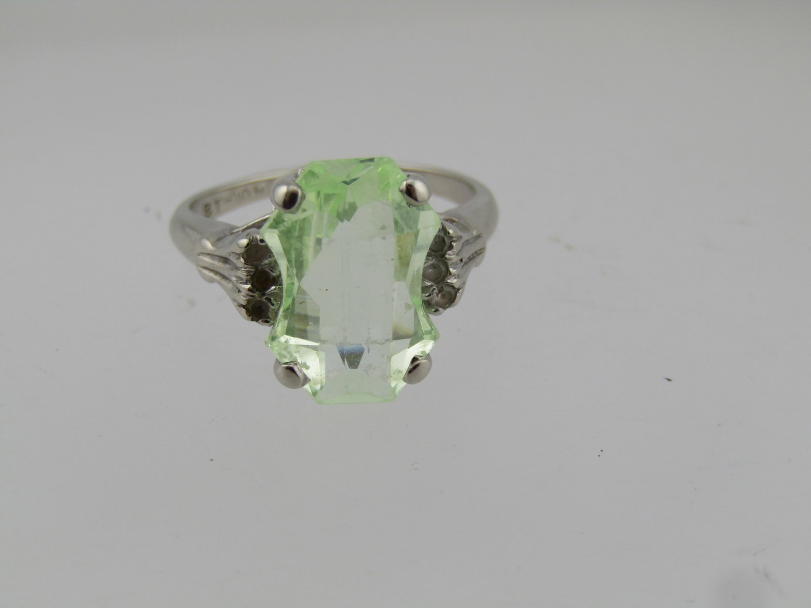 Vintage 10kt Ceylon Green Spinel/Uranium Glass Ring, Sz. 7, Uranium Stone, 1940's-1960's - 4