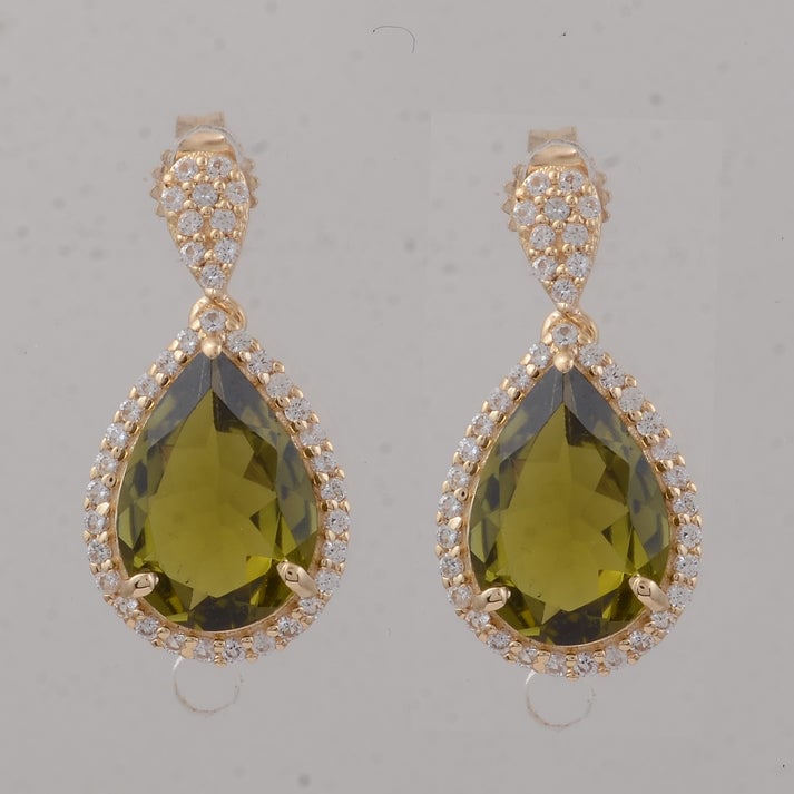 9.45 Ct Round Pink Topaz 9K Gold Ring: 3.45 Total Carat Tourmaline 9K Gold Earrings Specifications: Total Weight 2.251 g Center Gemstone Tourmaline Gemstone Carat Weight 3.13 Carats Gemstone Measurements 10X7 inch Additional Gemstones Whit