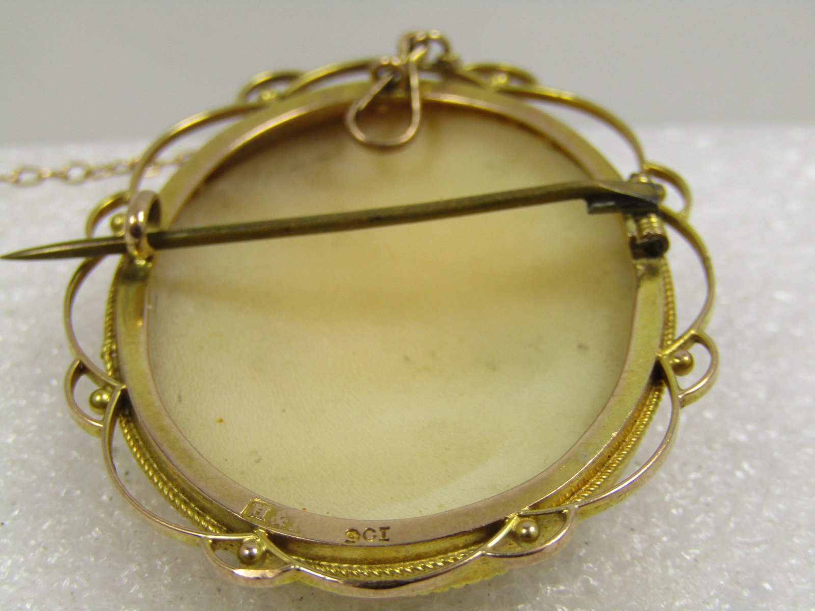 Antique 9kt Roman/Greek Cameo Brooch with Safety Chain, 1800's, Signed H and N - 5