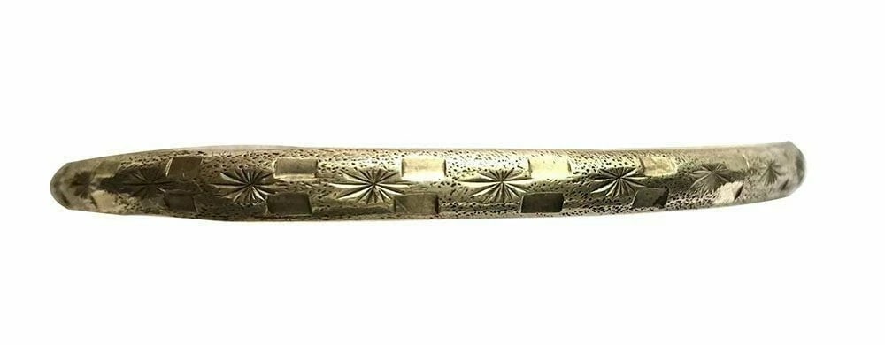 Vintage Pre Owned Etched Sterling Silver Bracelet: Title:Vintage Pre Owned Etched Sterling Silver Bracelet Description:Pre owned Mexican sterling silver bracelet. Measurement from dimeter: 2.55" Measurement from wide: 4mm Material: sterling silver. B
