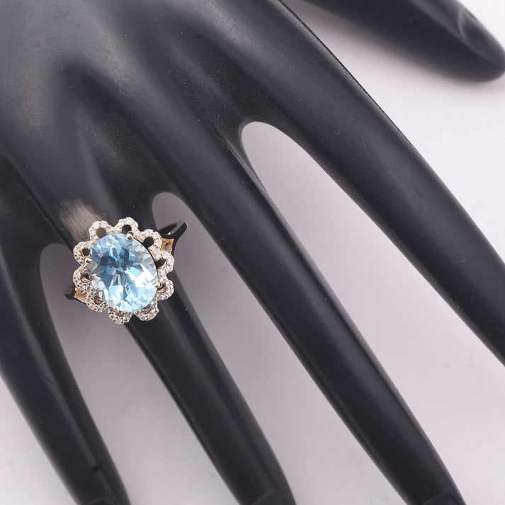 4.72 Ct Oval Blue Topaz 9K Gold Ring - 2