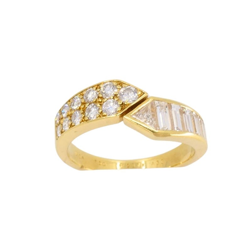 Van Cleef & Arpels 18K Gold Diamond Bypass Ring - 3