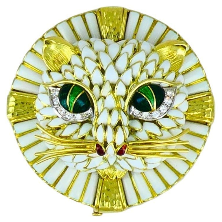 Vintage David Webb Cat Brooch Pendant 18k Gold Enamel Diamond Estate Jewelry: Title: Vintage David Webb Cat Brooch Pendant 18k Gold Enamel Diamond Estate Jewelry Description: An impressive and fun David Webb cat brooch made of 18k gold, featuring enamel and diamond. A striking 