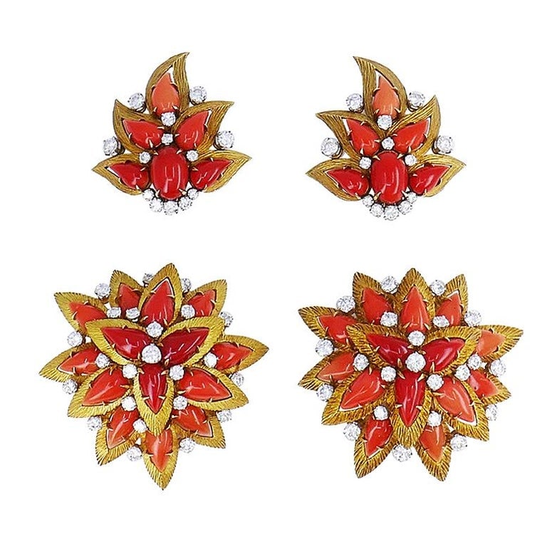 Vintage Bulgari Gold Platinum Earrings and Clip Brooches Set Coral Jewelry: Title: Vintage Bulgari Gold Platinum Earrings and Clip Brooches Set Coral Jewelry Description: A spectacular Bulgari vintage gold and platinum set, featuring coral and diamonds. The set consists of tw