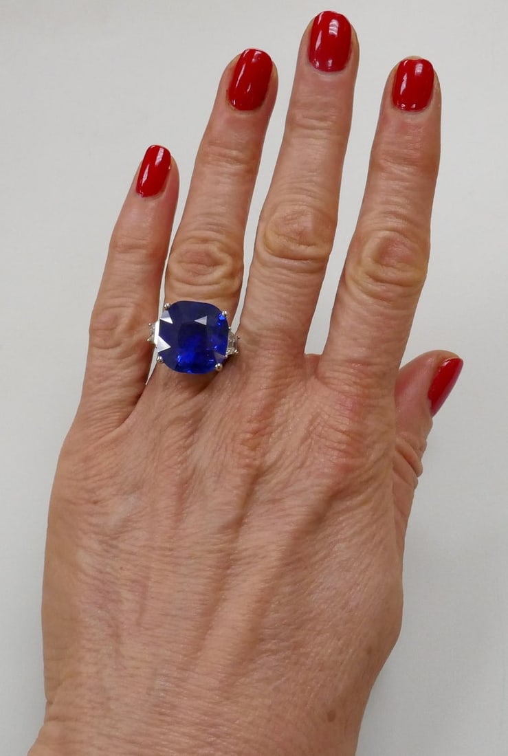 19.02 Carat Ceylon Natural No Heat Certified Sapphire Diamond Ring - 2