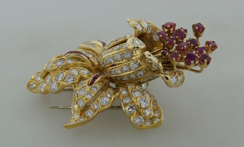RENE BOIVIN Diamond Ruby & Yellow Gold Tremblant Brooch Pin - 4