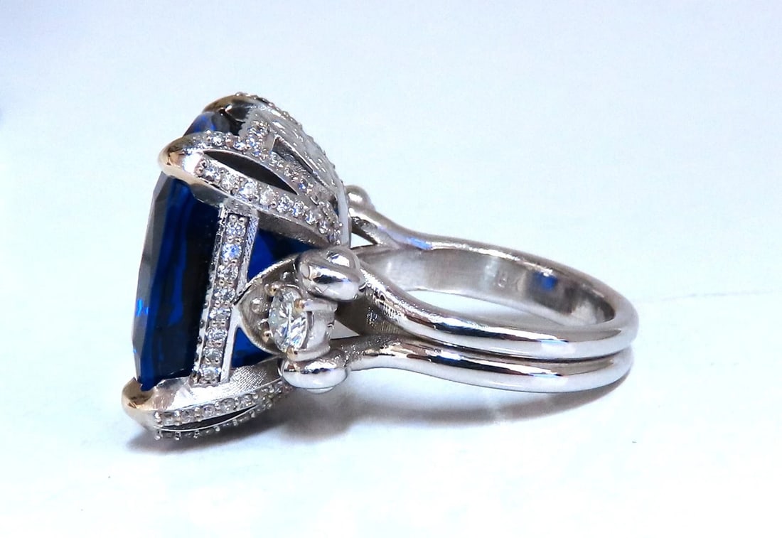 GIA Certified 27.35ct natural Blue Tanzanite diamonds ring 18kt Three Stone - 2