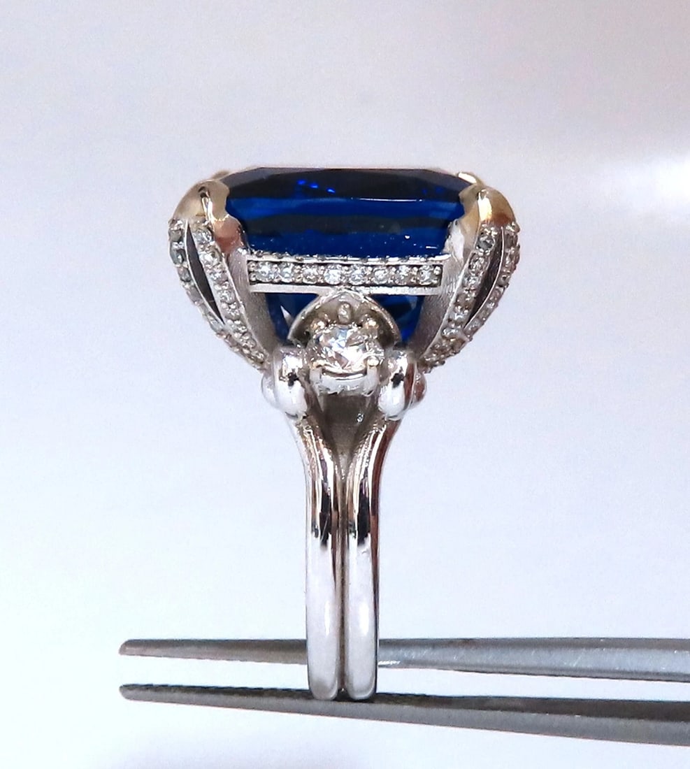GIA Certified 27.35ct natural Blue Tanzanite diamonds ring 18kt Three Stone - 4