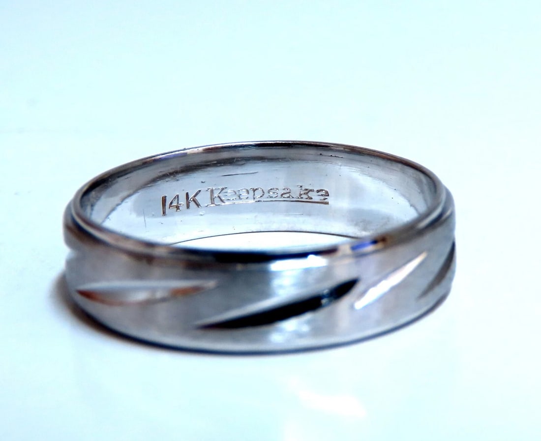 5.7mm Classic Band 14kt gold Bright Cut 9.5 - 2