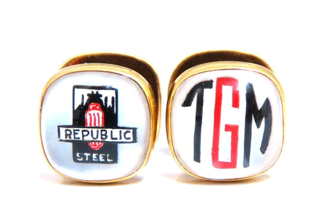 14kt gold TGM Republic steel gold cufflinks: Title: 14kt gold TGM Republic steel gold cufflinks Description: Memorabilia TGM Steel Republic cufflinks 14kt yellow gold 10.5 grams 13 x 15mm ....*. Reserve: $874.00 Shipping: Dome