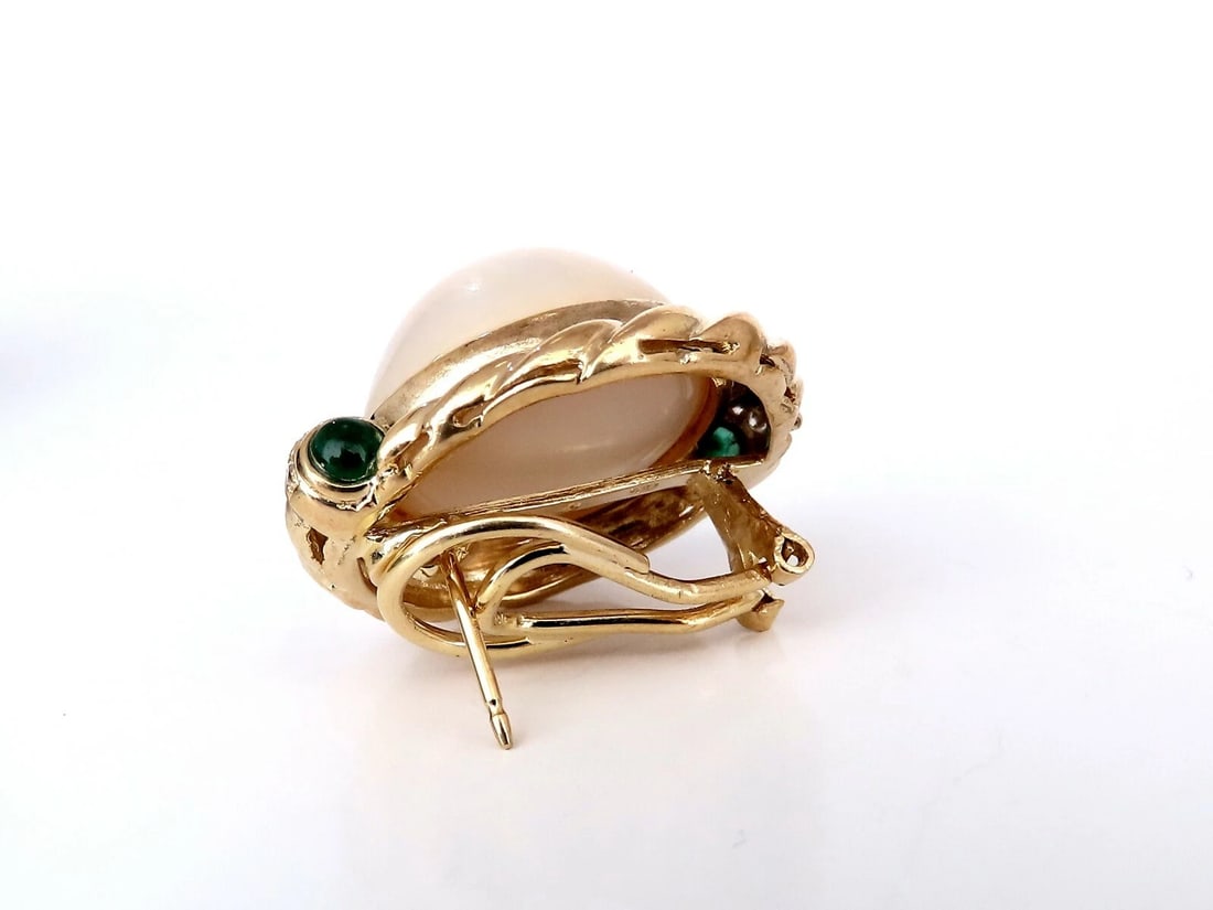 18.4mm Mabe Pearls .80ct emerald Clip Earrings 18kt Gold - 2