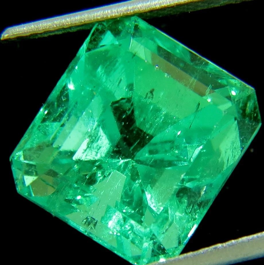 GIA Certified 10.16ct Natural Colombian Green Emerald Square Cut Prime Vivid - 2
