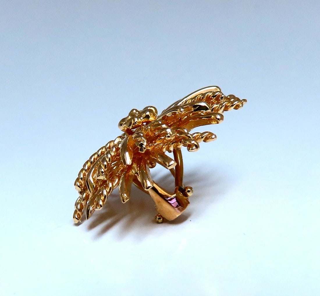 14kt Gold Blossoming Daisy 3D Clip Earrings - 3