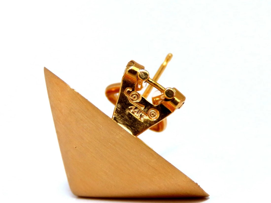 14kt Gold Raised Modified Pyramid Clip Earrings Brushed Matte - 5
