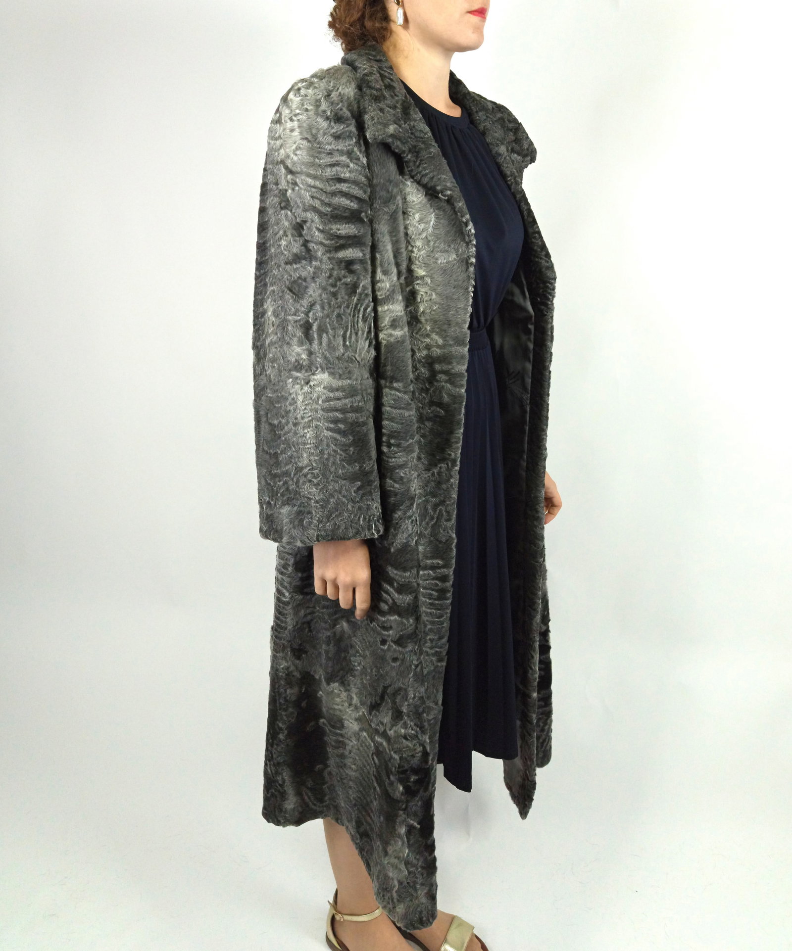 SILVER GREY PERSIAN LAMB FUR COAT EU: XL ; US: 20 - 6