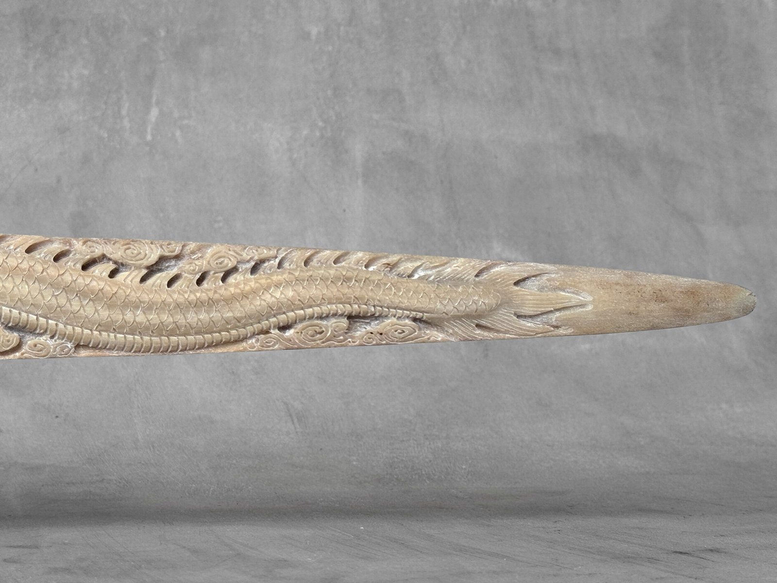 Impressive engraved swordfish rostrum - Dragon Phoenix motif - 10