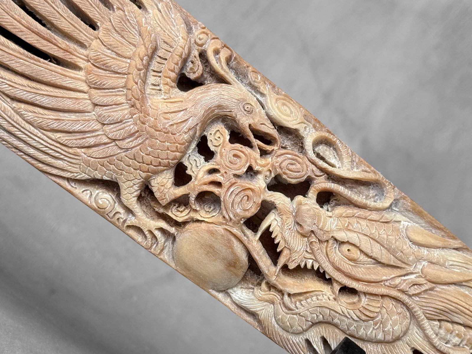 Impressive engraved swordfish rostrum - Dragon Phoenix motif - 4