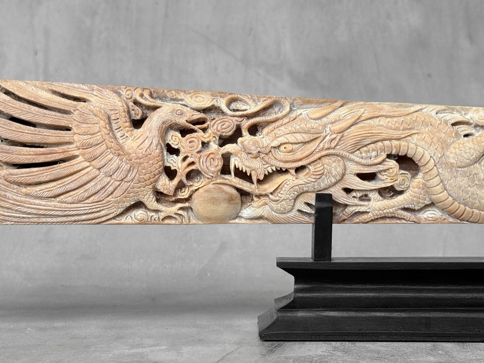 Impressive engraved swordfish rostrum - Dragon Phoenix motif - 7