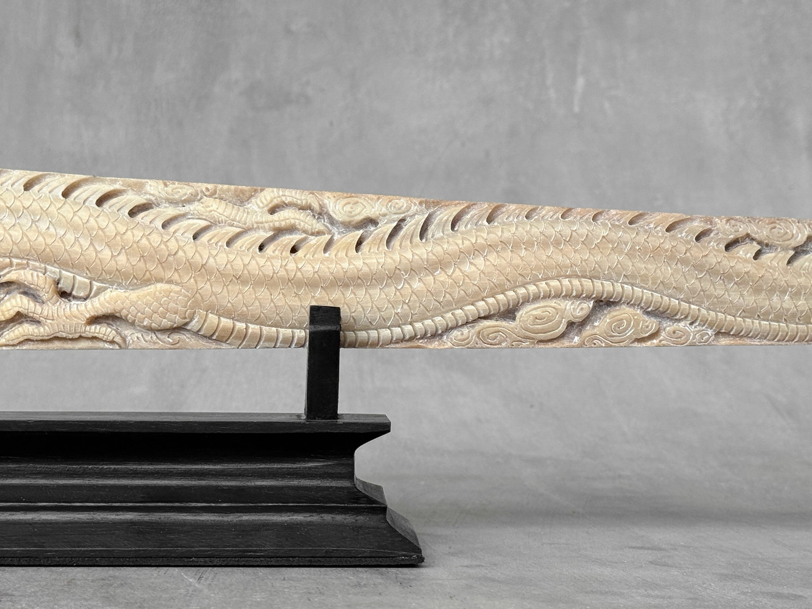 Impressive engraved swordfish rostrum - Dragon Phoenix motif - 9