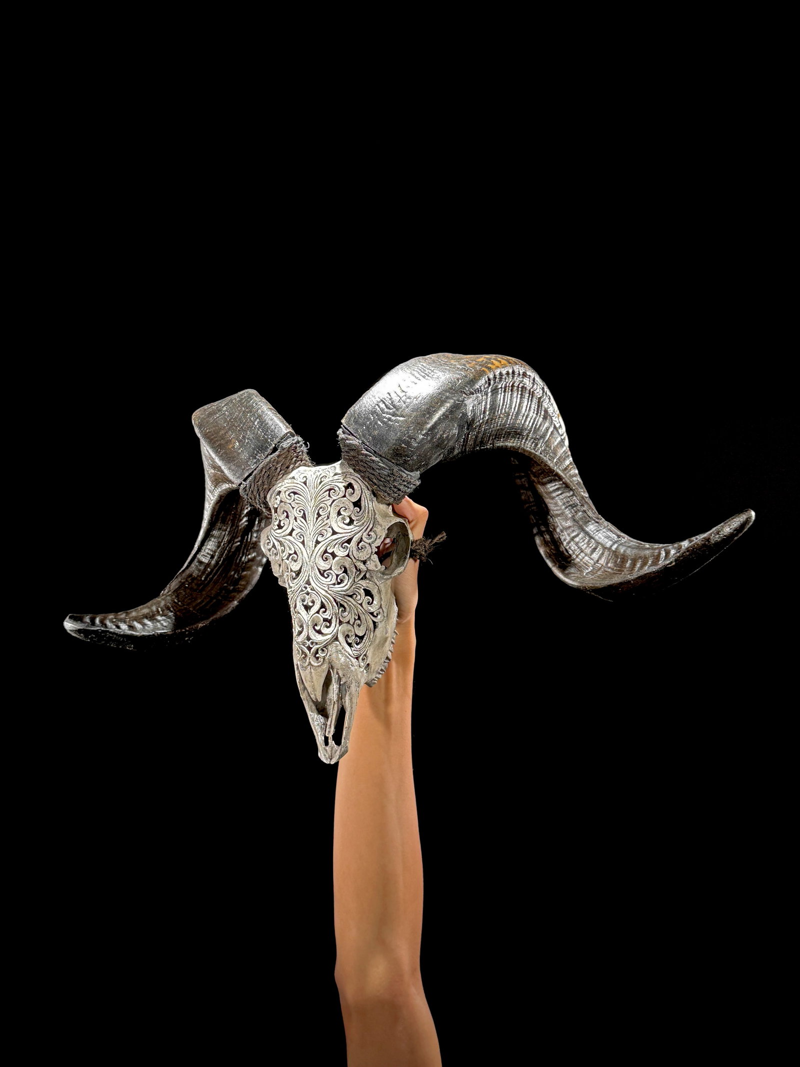 Carved grey ram skull - Traditional Balinese motif - 2