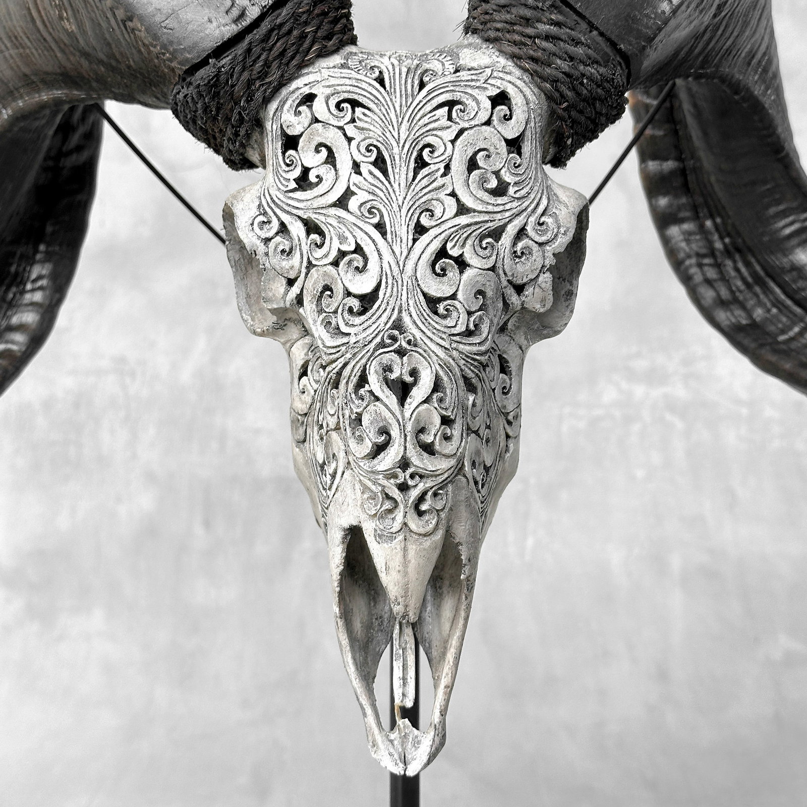 Carved grey ram skull - Traditional Balinese motif - 3